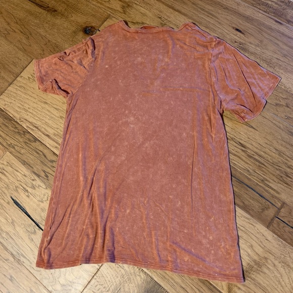 Distressed Rust T-Shirt - Picture 2 of 2